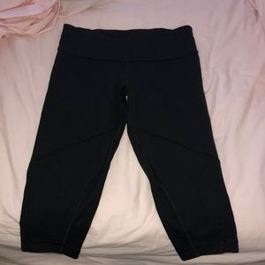 LuluLemon Cropped Capris Black Leggings